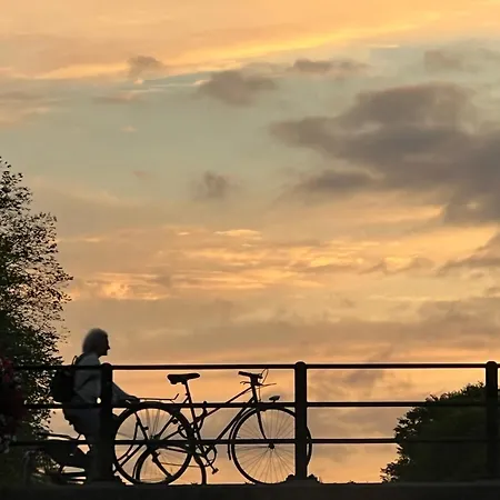 Houseboat On The Nieuwe Keizersgracht *