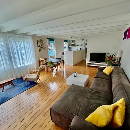 Houseboat On The Nieuwe Keizersgracht * Amsterdam