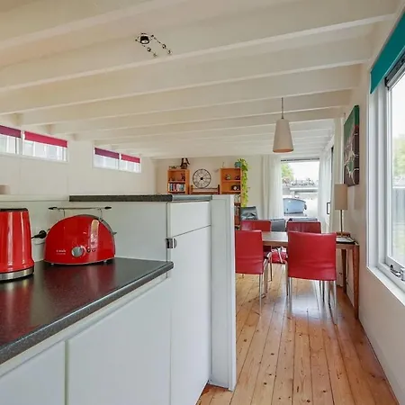 Houseboat On The Nieuwe Keizersgracht *