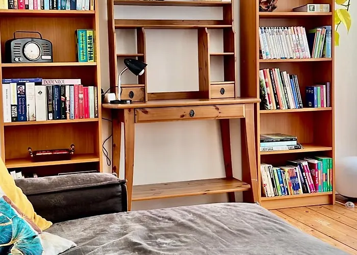 Botel Houseboat On The Nieuwe Keizersgracht